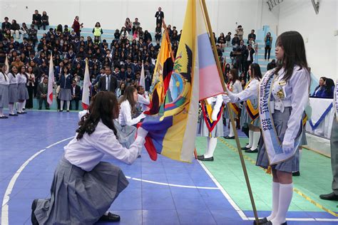 Estas son las distintas banderas de Ecuador en toda su historia ...