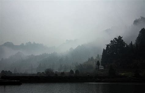 湖南溆浦：烟雨穿岩山 | 极目新闻