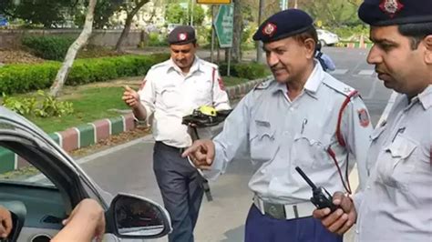 Delhi Traffic Police Issues Over 1.5 Lakh Challans For Missing ...