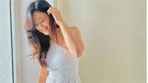 Shweta Tiwari keeps it simple in Rs 2k one-shoulder dress. See pics ...