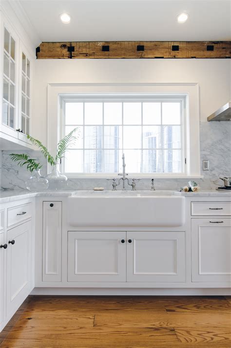 White Farmhouse Kitchen Sink