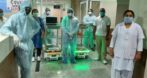 Robots at Covid-19 Facilities in AIIMS | WhatsHot Delhi Ncr