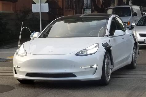 特斯拉Model 3将在年底向预定者开放提前试驾-新浪汽车