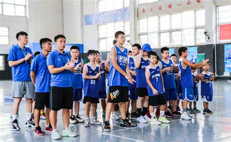 上海东方启明星篮球私教课一对一价格大曝光！_东方启明星篮球训练营