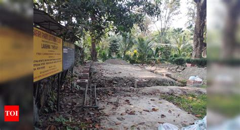 Construction Work: Lake Construction Work Stalled After Kmda Order ...