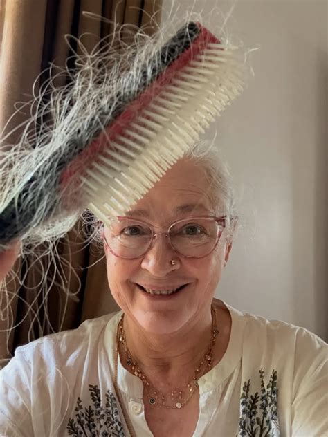 Actress Nafisa Ali Is In The Fourth Stage Of Cancer, Go Bald After ...