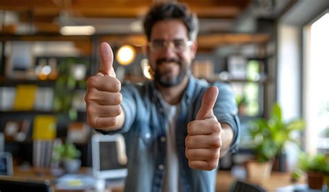 Business Man Giving Thumbs Up 的图像结果