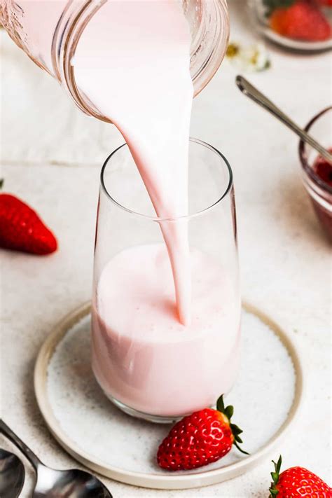 Strawberry Milk Recipe | Diethood