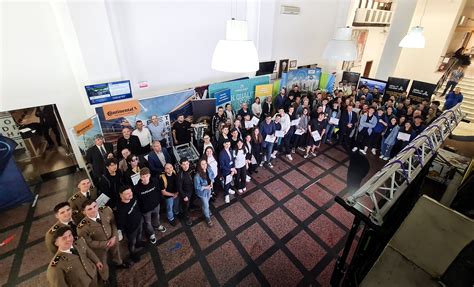 Hardware and Software Engineering 的图像结果