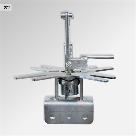 Rotating spring-latch hooks - for paint line - conveyors - CM