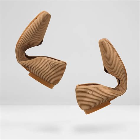 Square-Toe V-Cut Flats (Margot™ 2.0), Nutmeg, 39 | VIVAIA