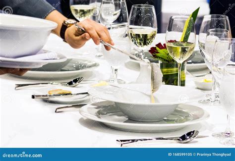 Restaurant Table Side 的图像结果