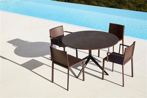 Ceramic outdoor tables - Unik