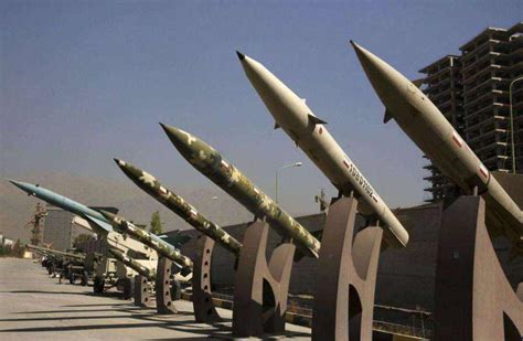 伊朗军机穿越美防空系统！数枚导弹落地：炼油厂燃起一片大火