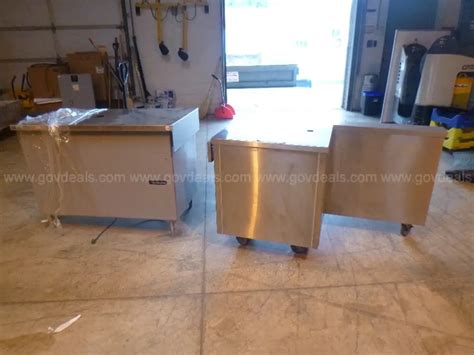 Cafeteria Counters (2 UNITS) | GovDeals