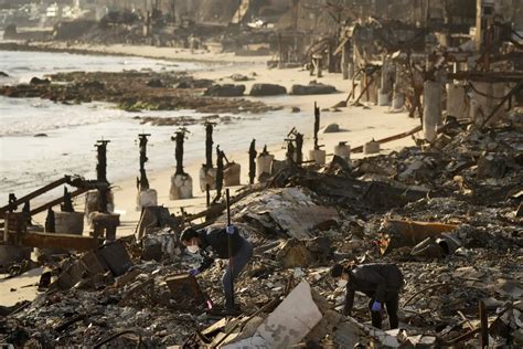 Meryl Streep’s daring escape story from LA wildfire: 'Cut a car-size ...