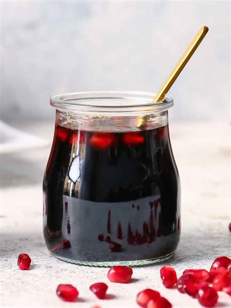 11 Pomegranate Molasses Substitutes and How to Use Them