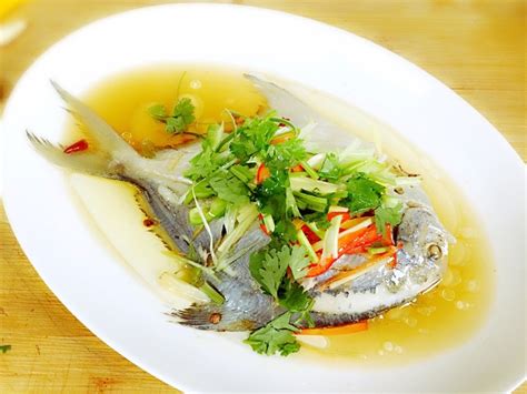 【清蒸平鱼的做法步骤图，清蒸平鱼怎么做好吃】青溪555_下厨房