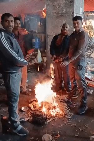 Cold And Fog Alert In UP IMD Lucknow Varanasi Prayagraj Kanpur Weather ...