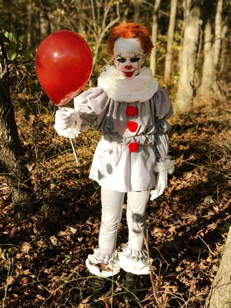 Halloween 2019: Easy No-Sew DIY Pennywise Costume For Kids | Pennywise ...