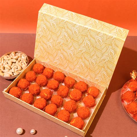 Elegant White & Gold Mithai Box (Large) – Paparaty