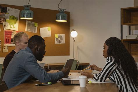 Comprehensive Guide to Time Off in Lieu for Employers and HR in Singapore | Swingvy Singapore