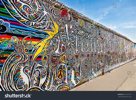 2,813 Graffiti Art Berlin Wall Images, Stock Photos & Vectors ...