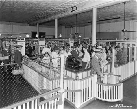 When Piggly Wiggly, the first true self-service grocery store, opened ...