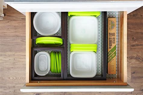 Organizing Food Storage Containers 的图像结果