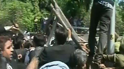 Agitating lawyers go on rampage for 2nd day in Jaipur, set police post ...