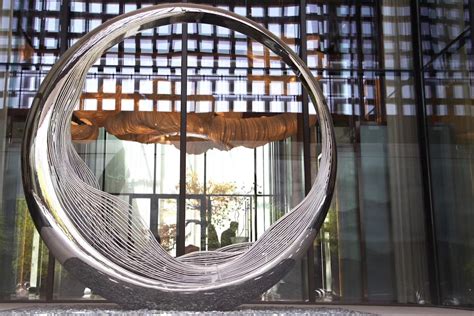 环形不锈钢雕塑 – 北京博仟雕塑公司