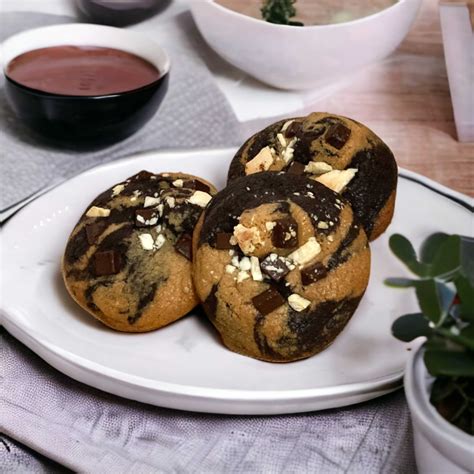 | Brown Butter Lava Cookies | LINE SHOPPING