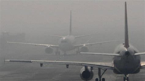 Weather update: Thick fog engulfs North India, flight operations ...