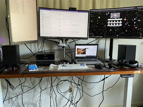 Anybody with a standing desk have cable management tips? : r/battlestations