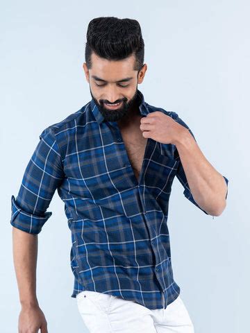 How To Style A Flannel Shirt Like A Pro