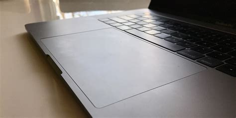 Clean MacBook Pro 2012 Inside 的图像结果