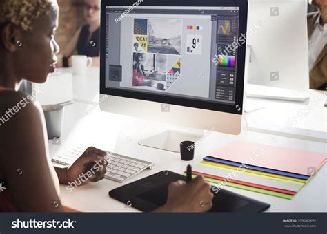 127,006 Computer graphic designer Images, Stock Photos & Vectors ...