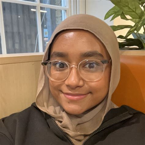 Zahra - Medicine teacher - ₹5783/h