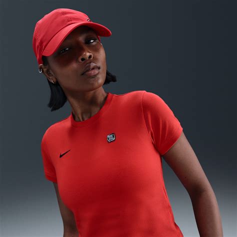 Women's Red Graphic Tees. Nike ZA