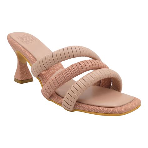 TWIZZLER – Veruschka