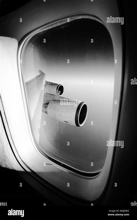 Window View 747 Landing 的图像结果