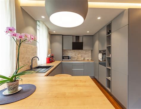 15 Ideas to enhance your C-shaped Kitchen design