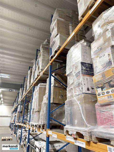 Returns A, B, C, goods, sales – Electrical household goods on pallets ...