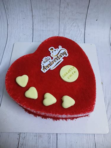 Premium Red velvet cake | Send A Cake & Gifts
