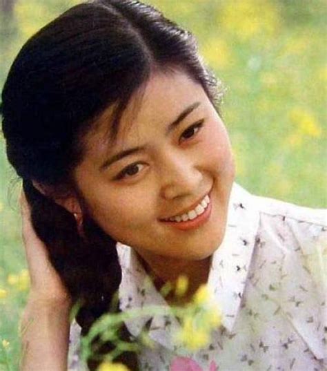 倪萍年轻时的罕见照片，太美了，多少人心目中的女神！_新浪新闻