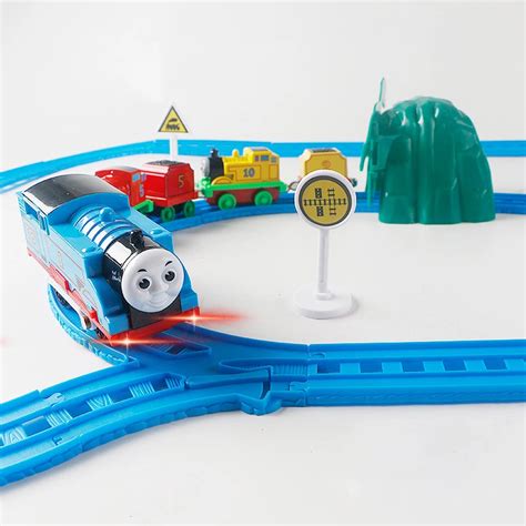 Toy Train Set 的图像结果