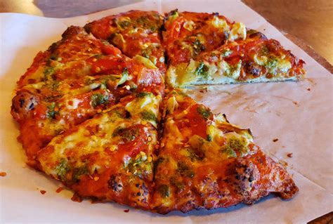 [I ate] Roasted red pepper, garlic, and artichoke heart pizza. : r/food