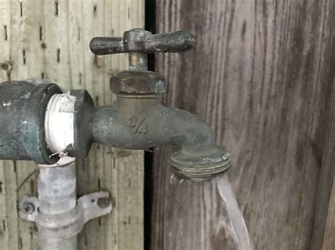 How to Replace a Leaky Outdoor Faucet or Water Spigot - Dengarden