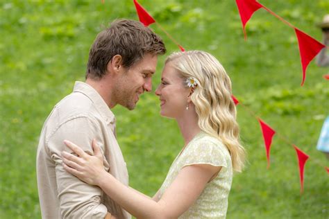 50 Best Hallmark Movies Everyone Should Watch | Sarah Scoop