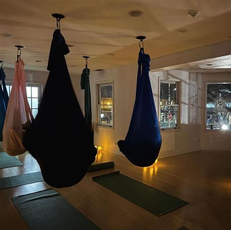 Beginner-Friendly Aerial Yoga ??‍♀️ Sunset and Candlelight ??️, Just Be ...
